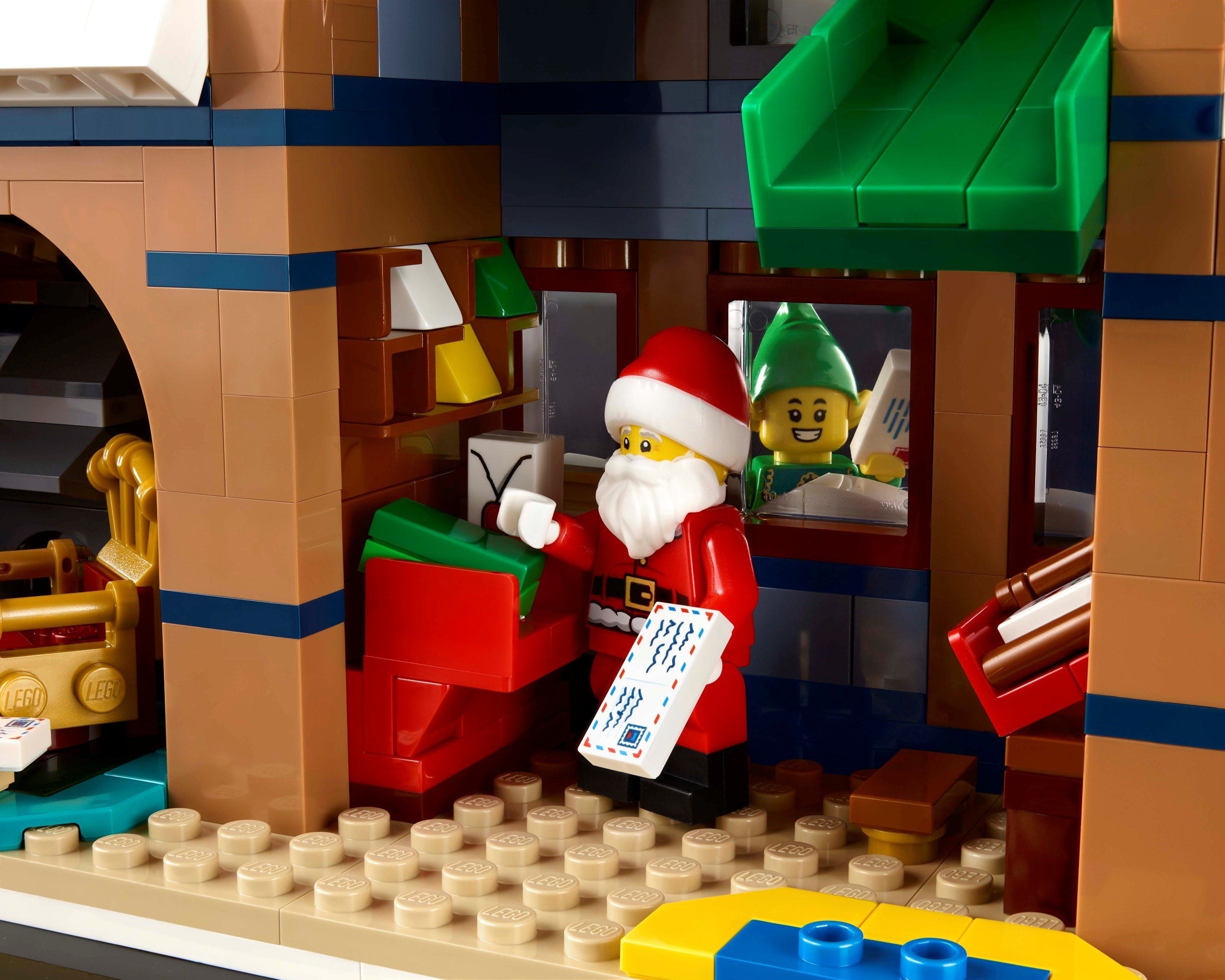 LEGO® Icons Praznična pošta / Santa's Post Office (10339)