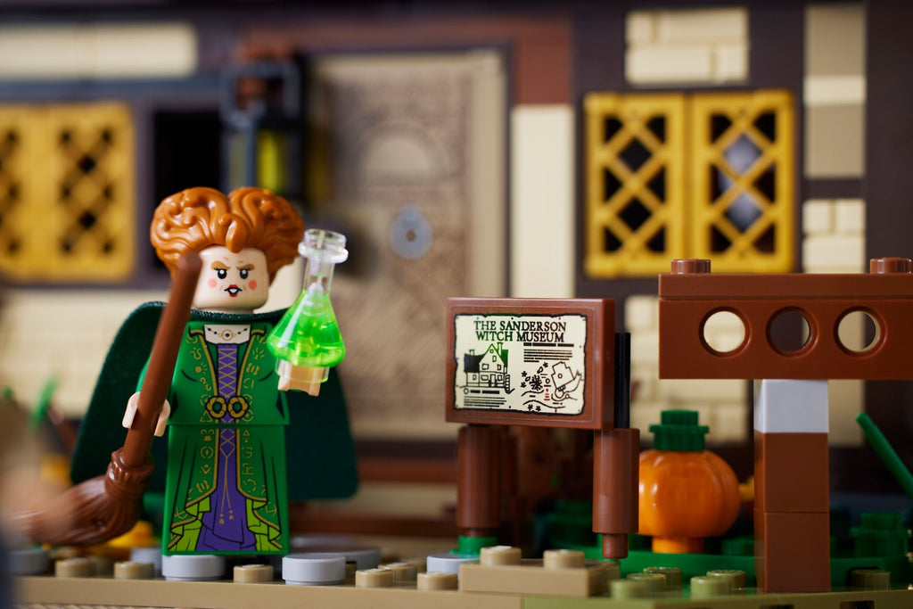 LEGO® Ideas Hocus Pocus: Hiša sester Sanderson / The Sanderson Sisters' Cottage (21341)