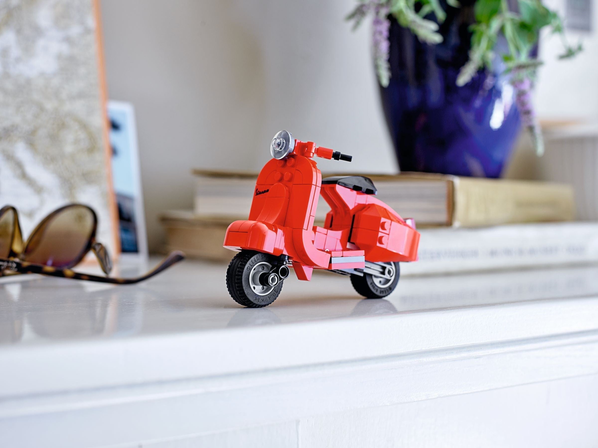 LEGO® Creator Rdeči vespa / Red Vespa (40517)